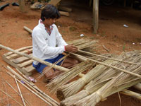 Lahu straw roof making